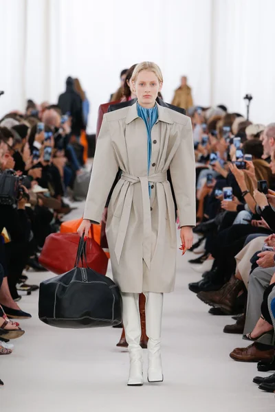 Look 46